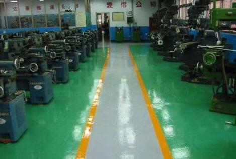 蘇州廠房倉庫內(nèi)道路冷漆劃線多少錢一平？