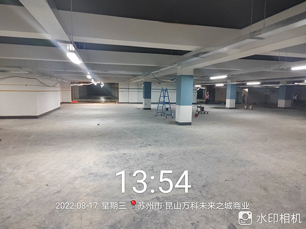 中穎工程昆山停車場劃線施工。