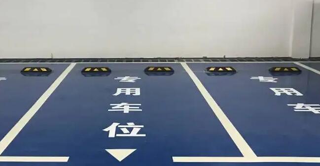 蘇州停車場劃線公司交通標(biāo)志桿安裝時的注意事項(xiàng)？