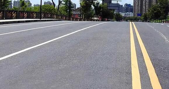 揚(yáng)州停車位劃線施工企業(yè)怎么做的？
