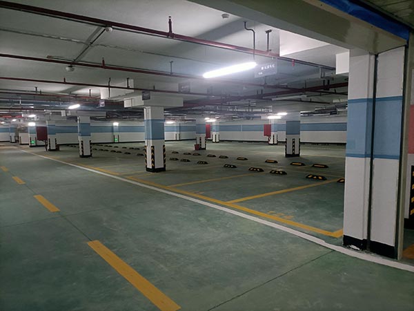 江蘇中穎停車位劃線項目施工案例圖。