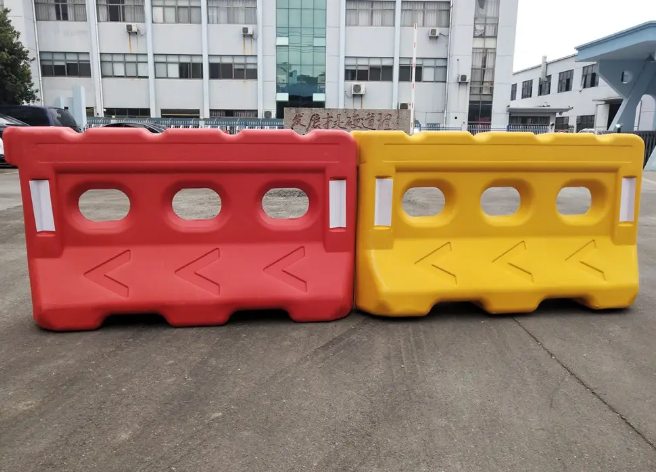 水馬應(yīng)該加多少水？ 一種常見的水貯存工具