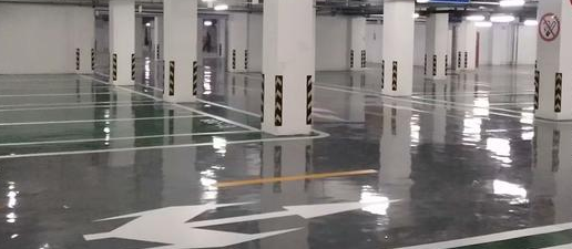 停車位劃線用什么機(jī)器？助您打造秩序停車場(chǎng)！