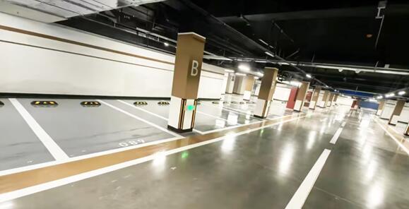 停車位劃線不完整，安全停車需注意的問題