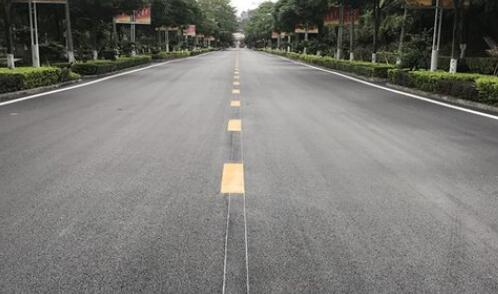 江蘇中穎專業(yè)廠區(qū)道路標線設計，保障安全高效生產